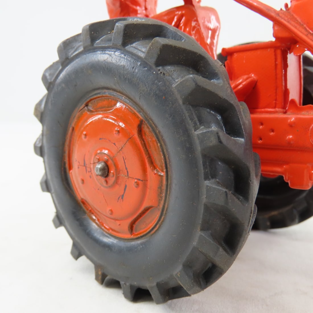 Auburn 572 Rubber Tractor with Driver- Painted - 16