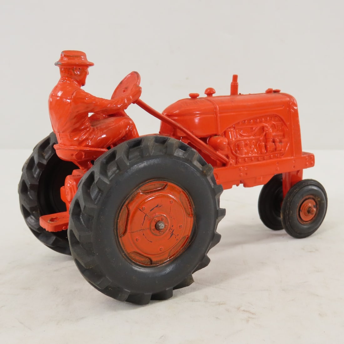 Auburn 572 Rubber Tractor with Driver- Painted - 5