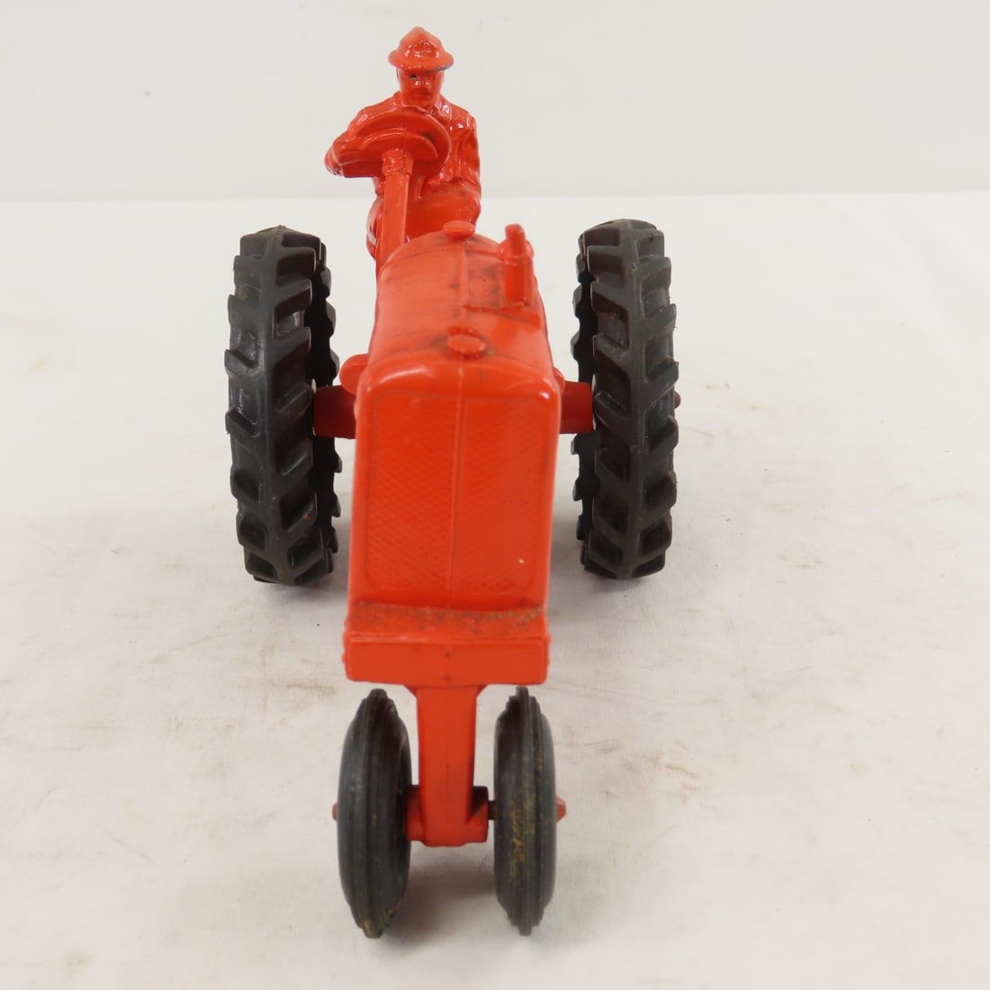 Auburn 572 Rubber Tractor with Driver- Painted - 8