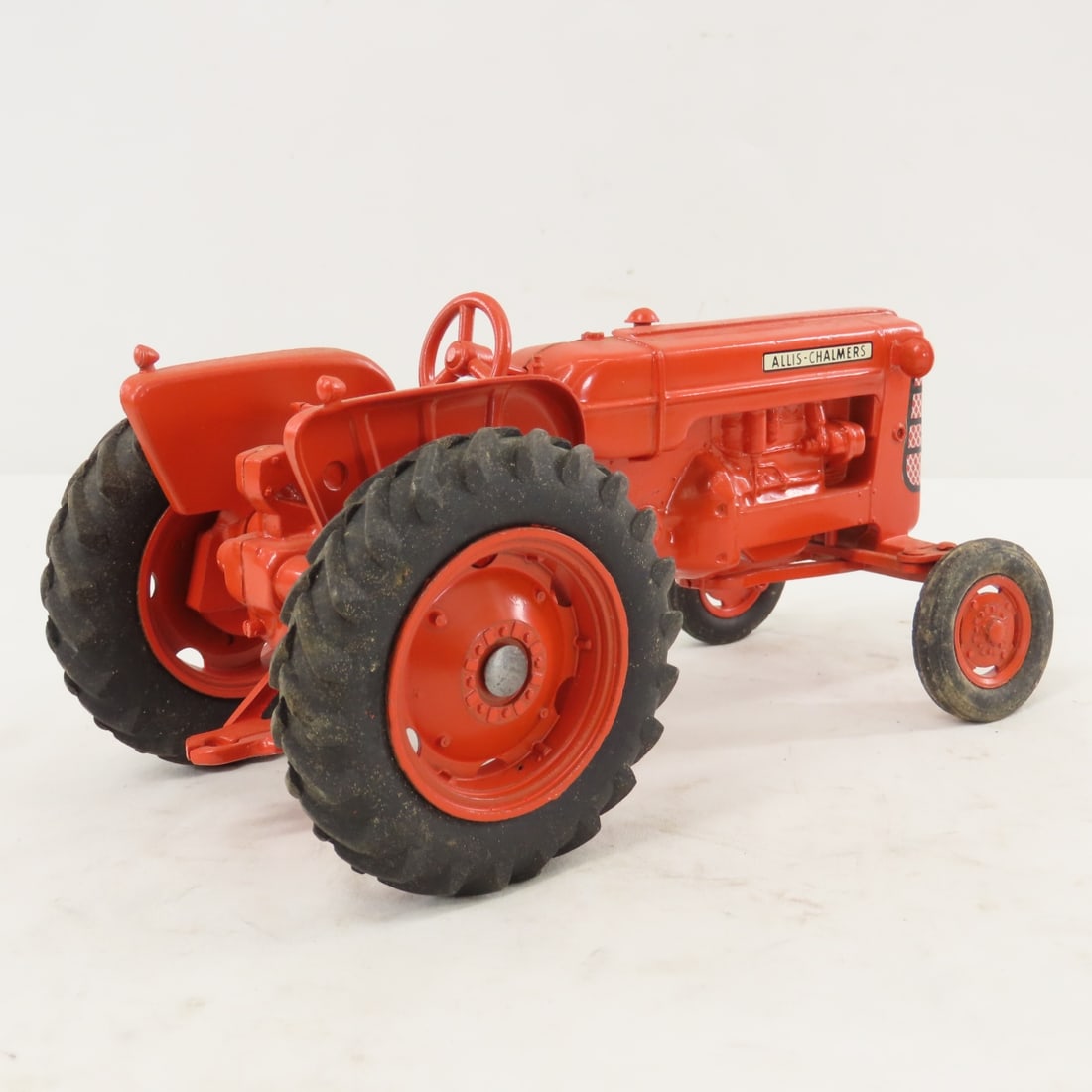 ESKA Allis-Chalmers D17 WF Tractor Repaint - 5