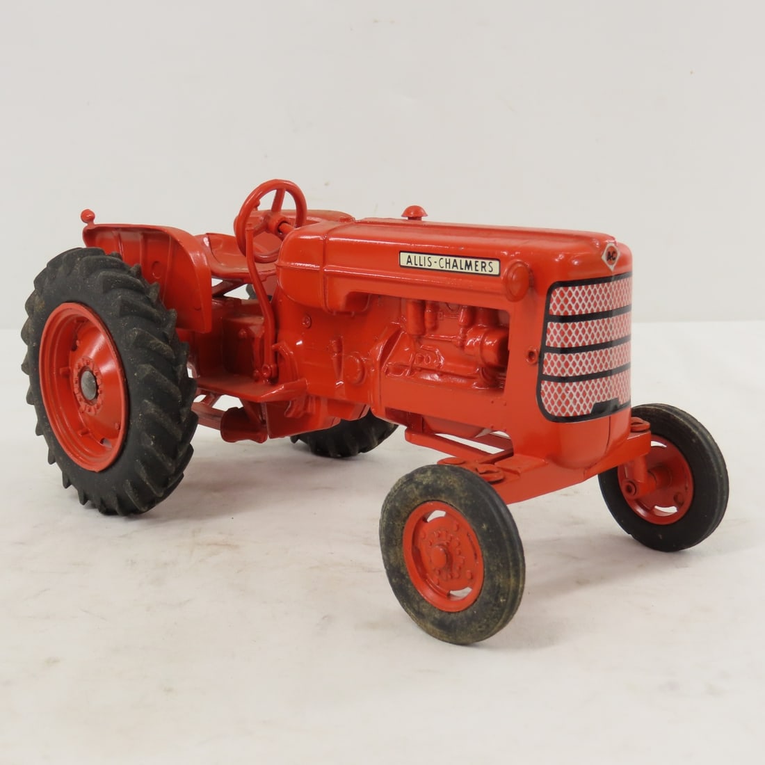 ESKA Allis-Chalmers D17 WF Tractor Repaint - 7