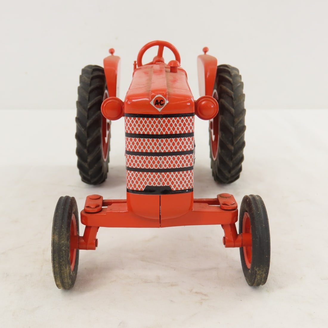 ESKA Allis-Chalmers D17 WF Tractor Repaint - 8