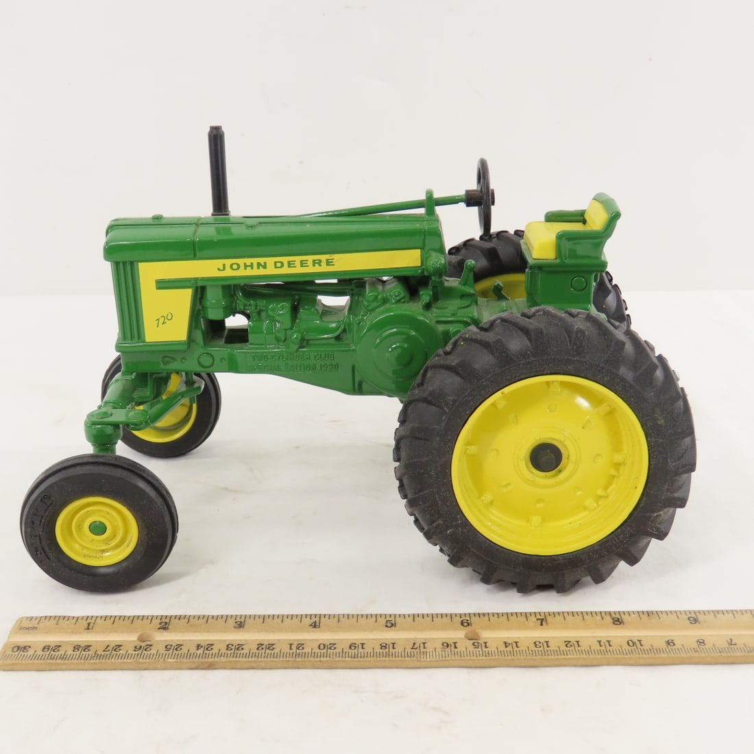 ERTL John Deere 720 Two-Cylinder Club Sp. Ed. 1990 - 2