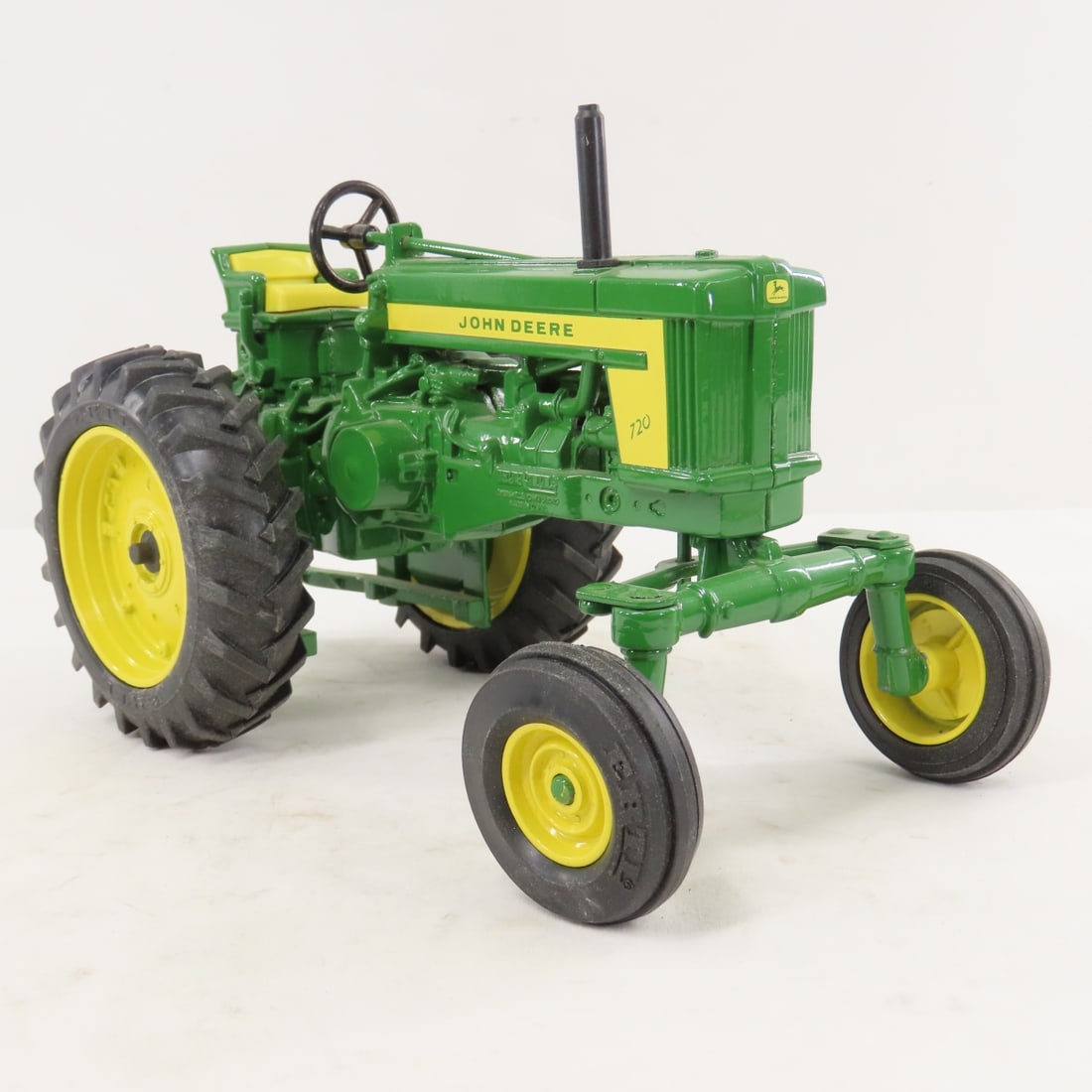 ERTL John Deere 720 Two-Cylinder Club Sp. Ed. 1990 - 7