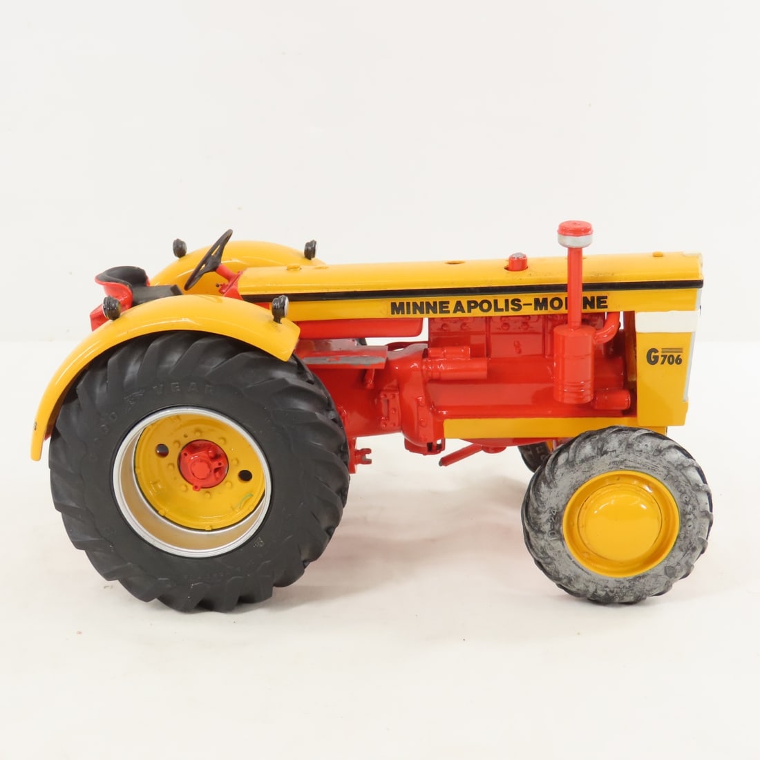 Mohr Custom Minneapolis-Moline G706 FWA Tractor - 6