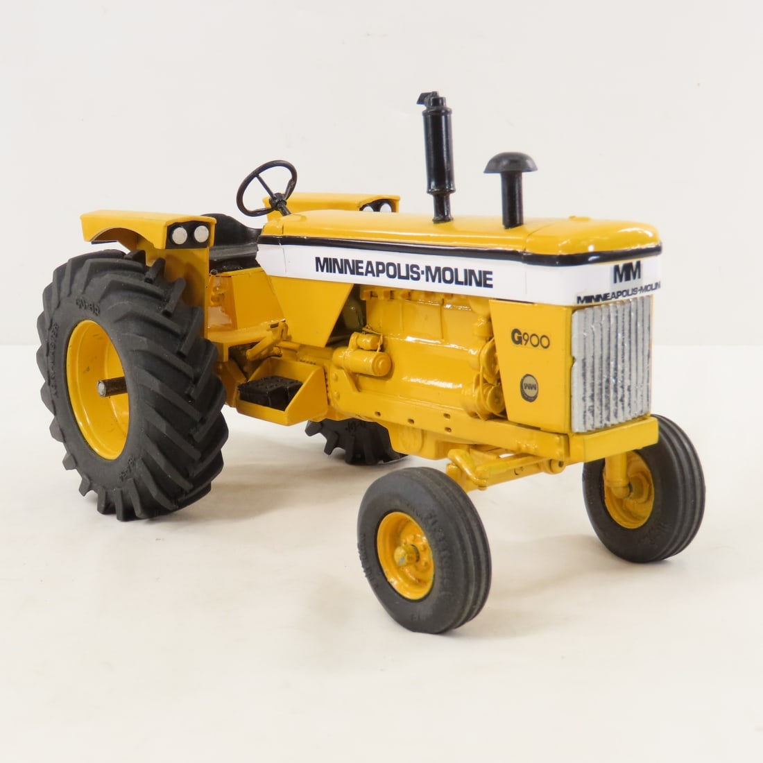 Gilbert Berg Custom Minn-Moline G900 Tractor - 7