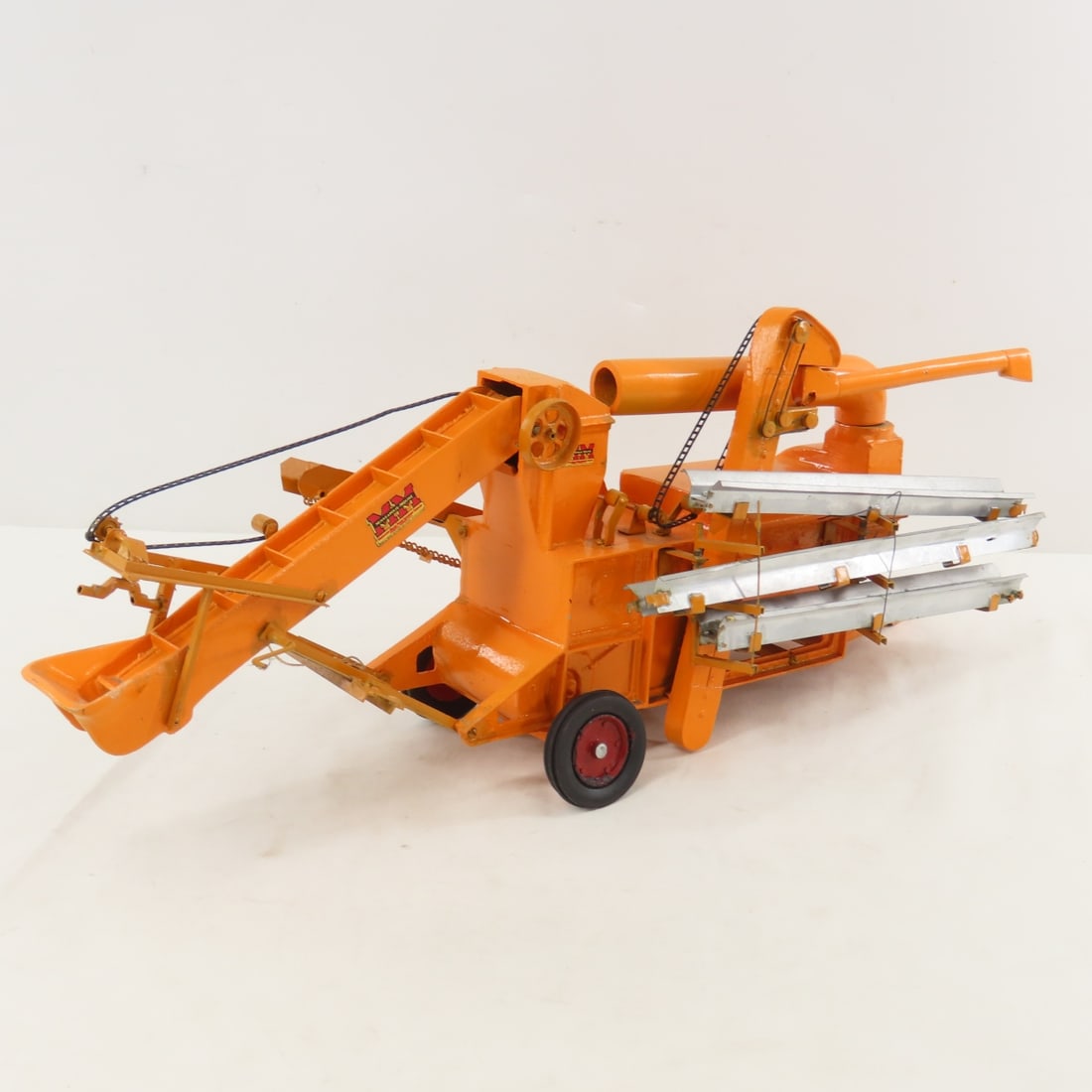 Cottonwood Acres Minneapolis-Moline Corn Sheller - 5