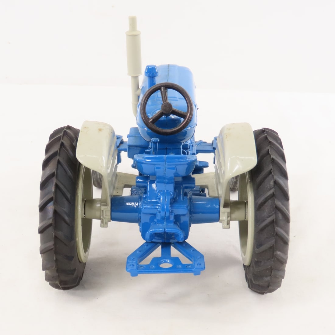 ERTL Fordson 1990 Parts Mart SE Tractor - 4