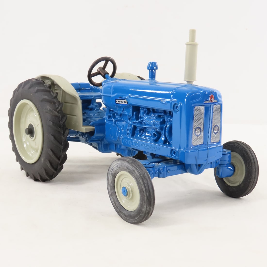 ERTL Fordson 1990 Parts Mart SE Tractor - 7