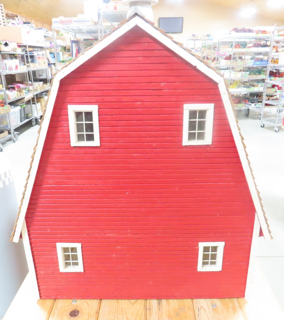 Scratch Built Wood Cattle Barn & Plastic Silo - 6
