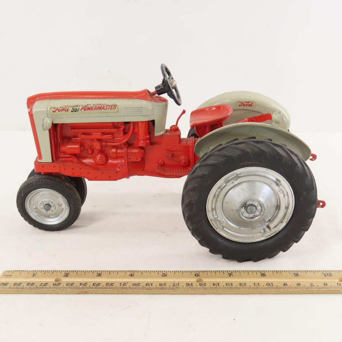 ERTL Ford 961 Powermaster NF Tractor - 2