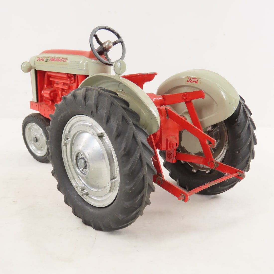 ERTL Ford 961 Powermaster NF Tractor - 3