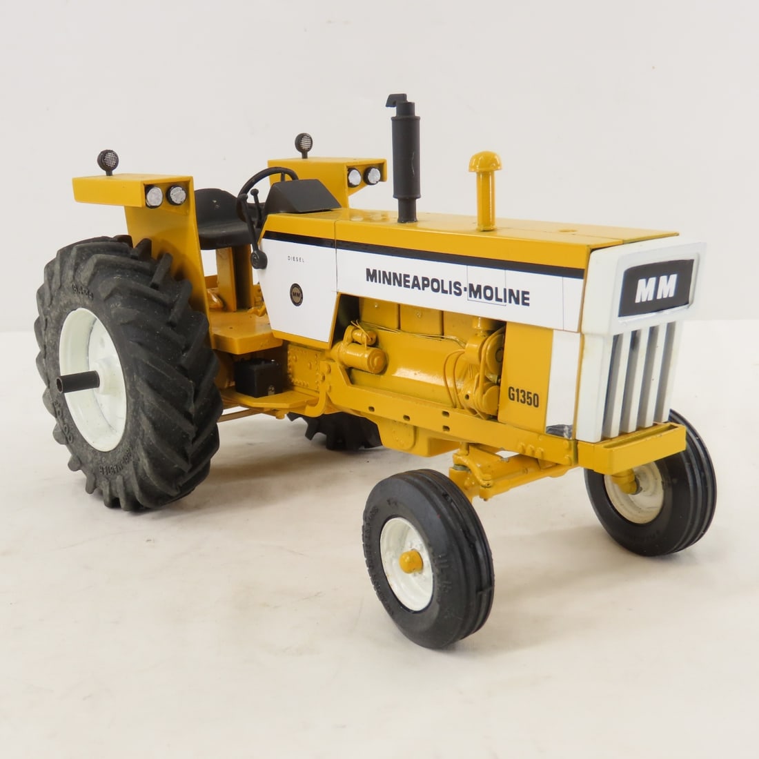 Gilbert Berg Custom Minn-Moline G1350 Tractor - 7
