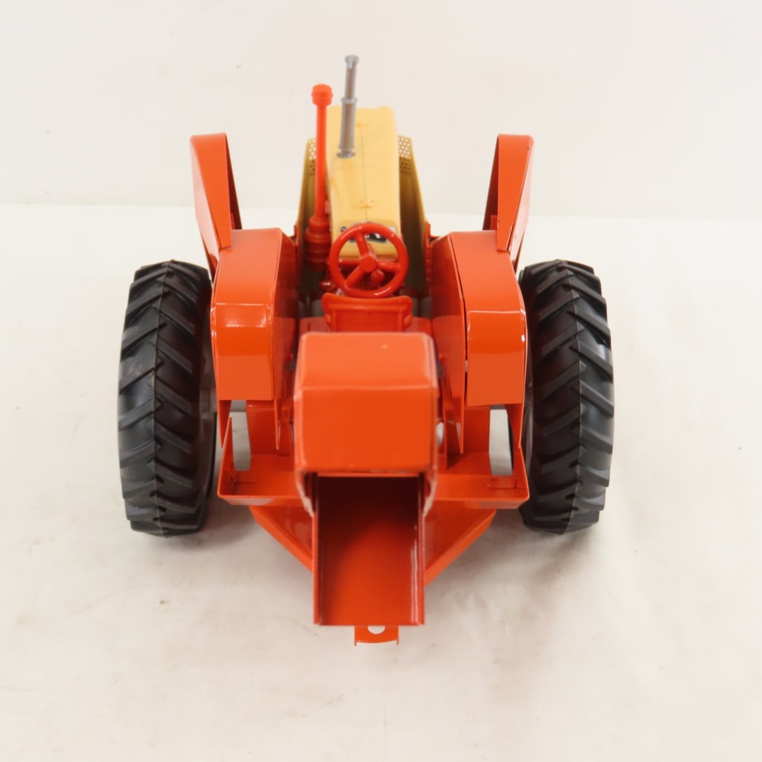 ERTL Case 800 w/H&D Custom Corn Picker - 4