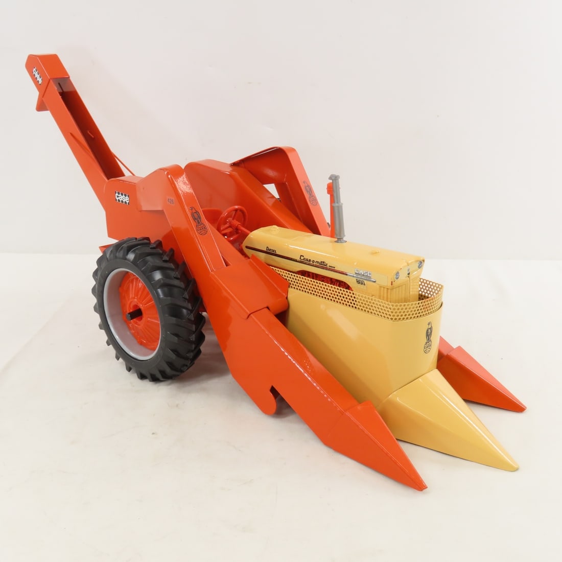 ERTL Case 800 w/H&D Custom Corn Picker - 7