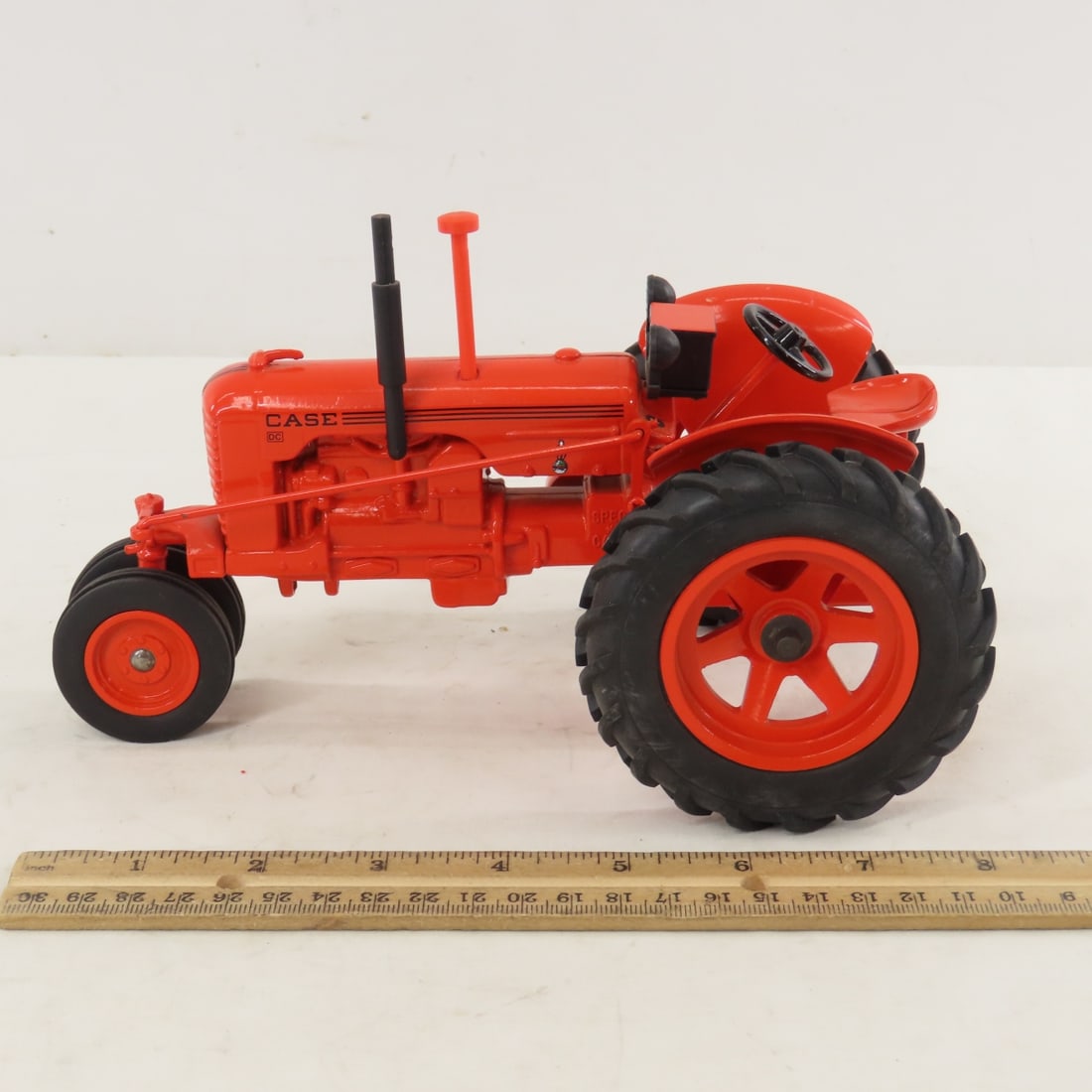 SpecCast Case DC NF Tractor 1/16 Diecast - 2