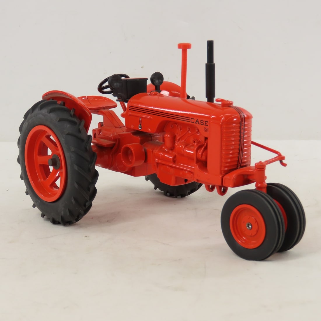 SpecCast Case DC NF Tractor 1/16 Diecast - 7