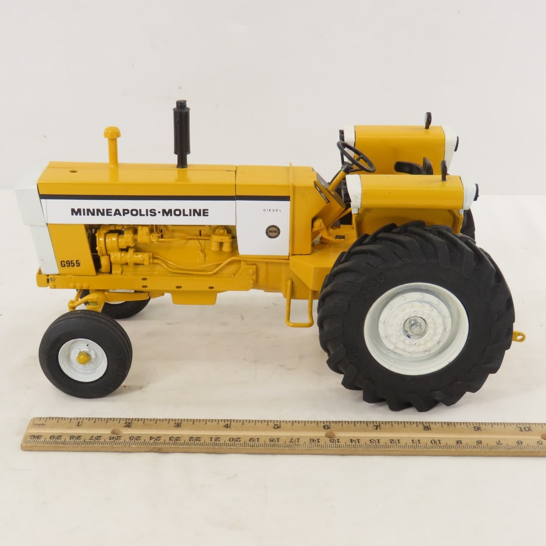 Gilbert Berg Custom Minn-Moline G955 Tractor - 2