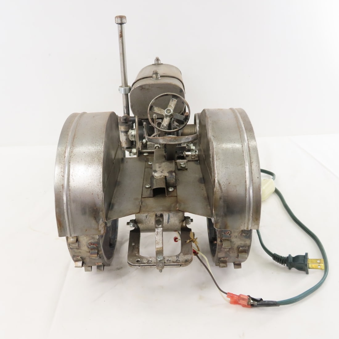 Scratch Built 1/8 Metal Tractor with Motor - 4