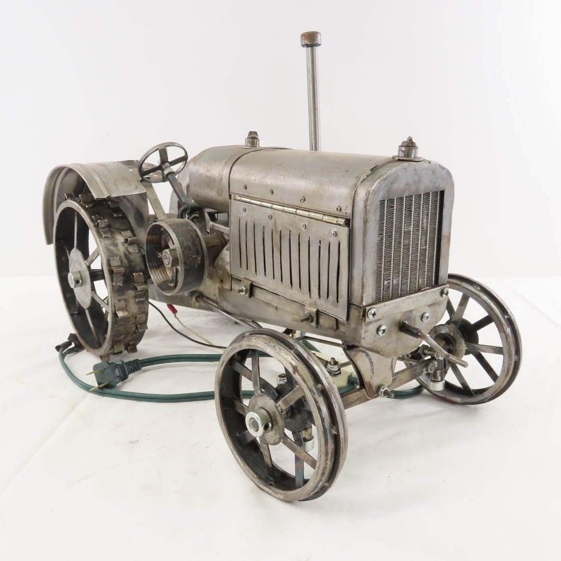 Scratch Built 1/8 Metal Tractor with Motor - 7