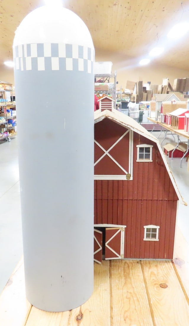 Scratch Built Wood Cattle Barn & Plastic Silo - 4
