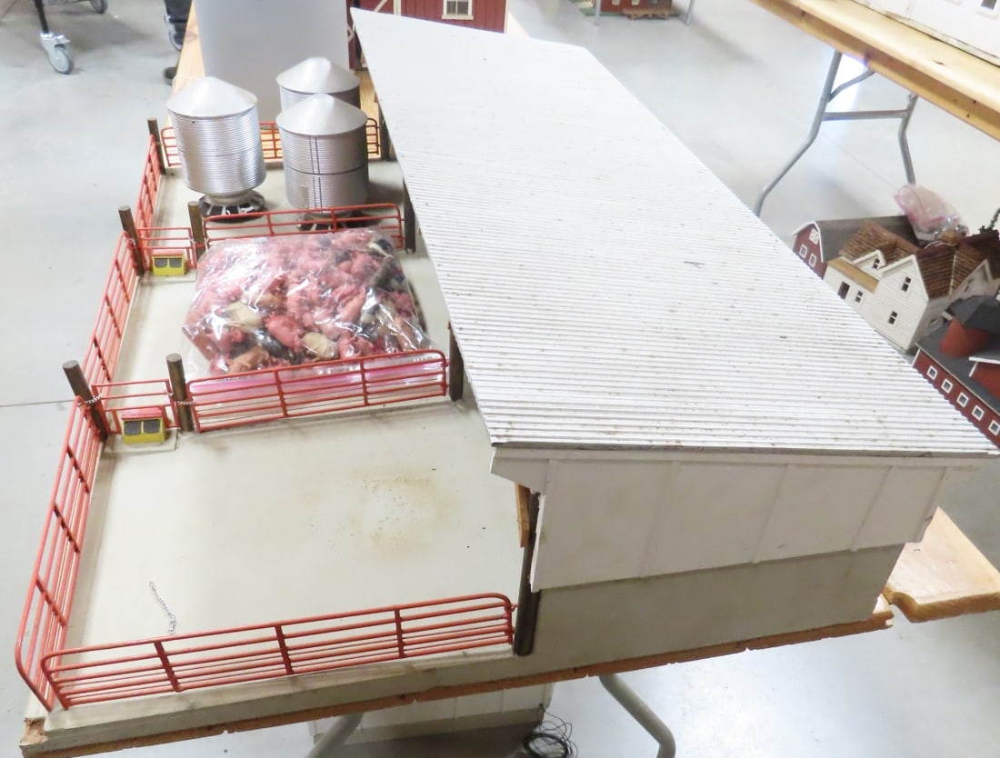 Scratch Built Hog Pen, Feeders & Pigs - 3