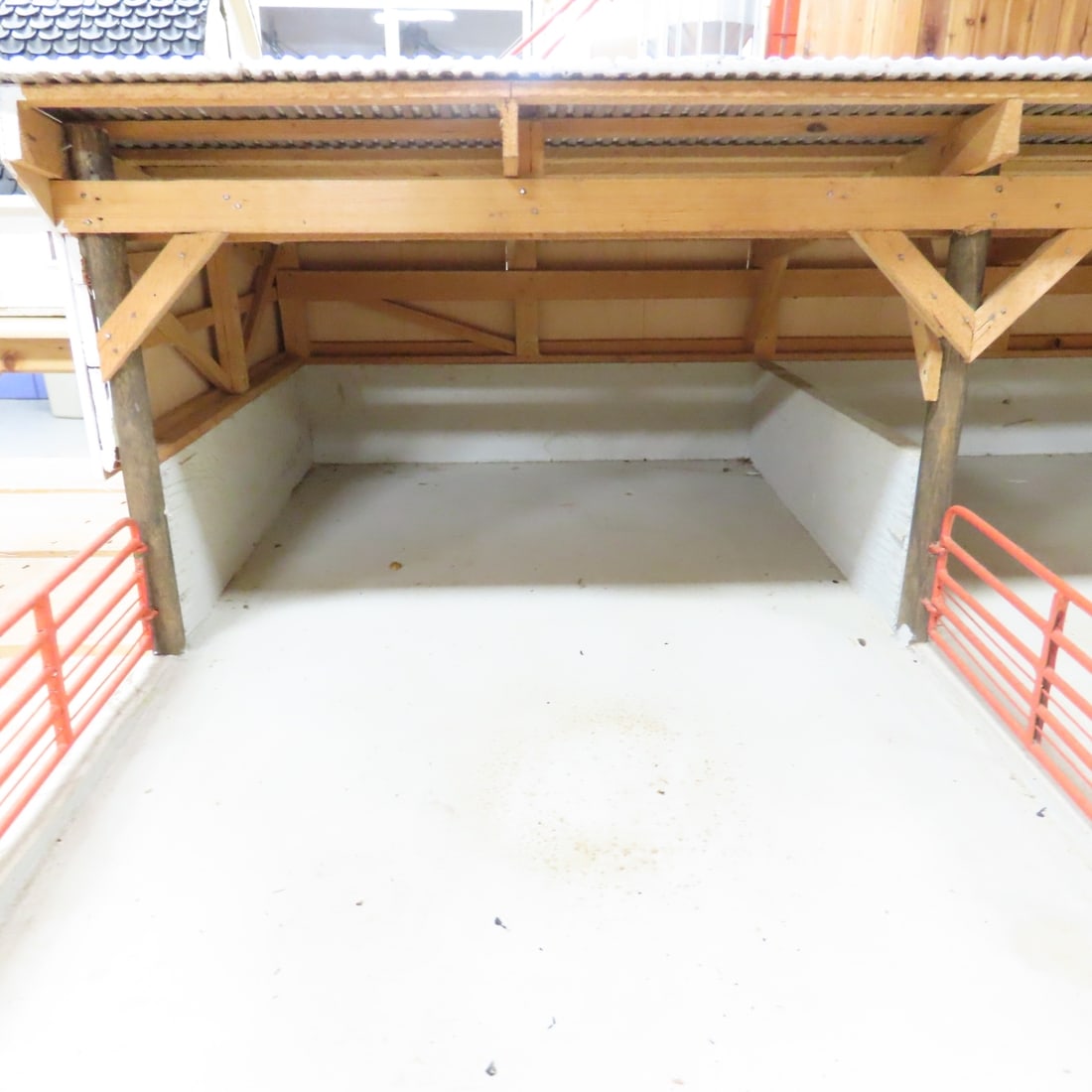 Scratch Built Hog Pen, Feeders & Pigs - 5