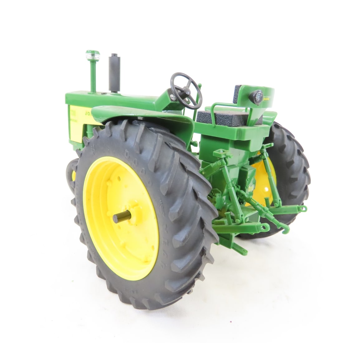 Yoder Green 730 Diesel NF Tractor 1987 Lafayette - 3