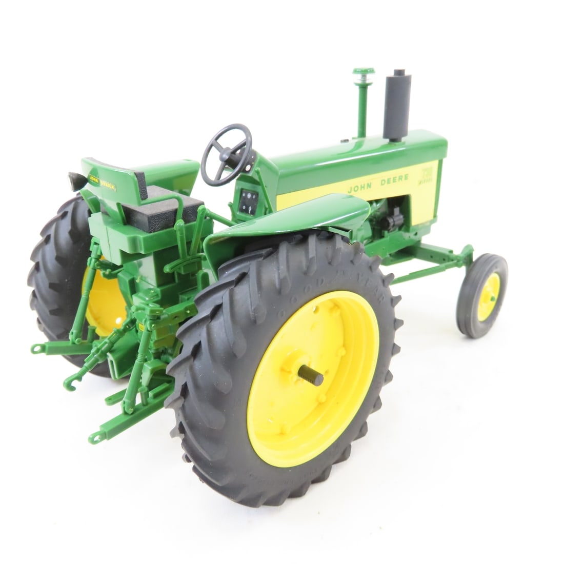 Yoder Green 730 Diesel WF Tractor 1988 Lafayette - 6