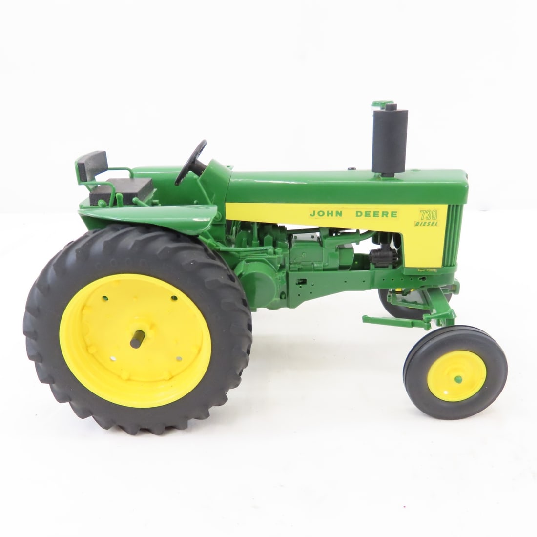 Yoder Green 730 Diesel WF Tractor 1988 Lafayette - 7