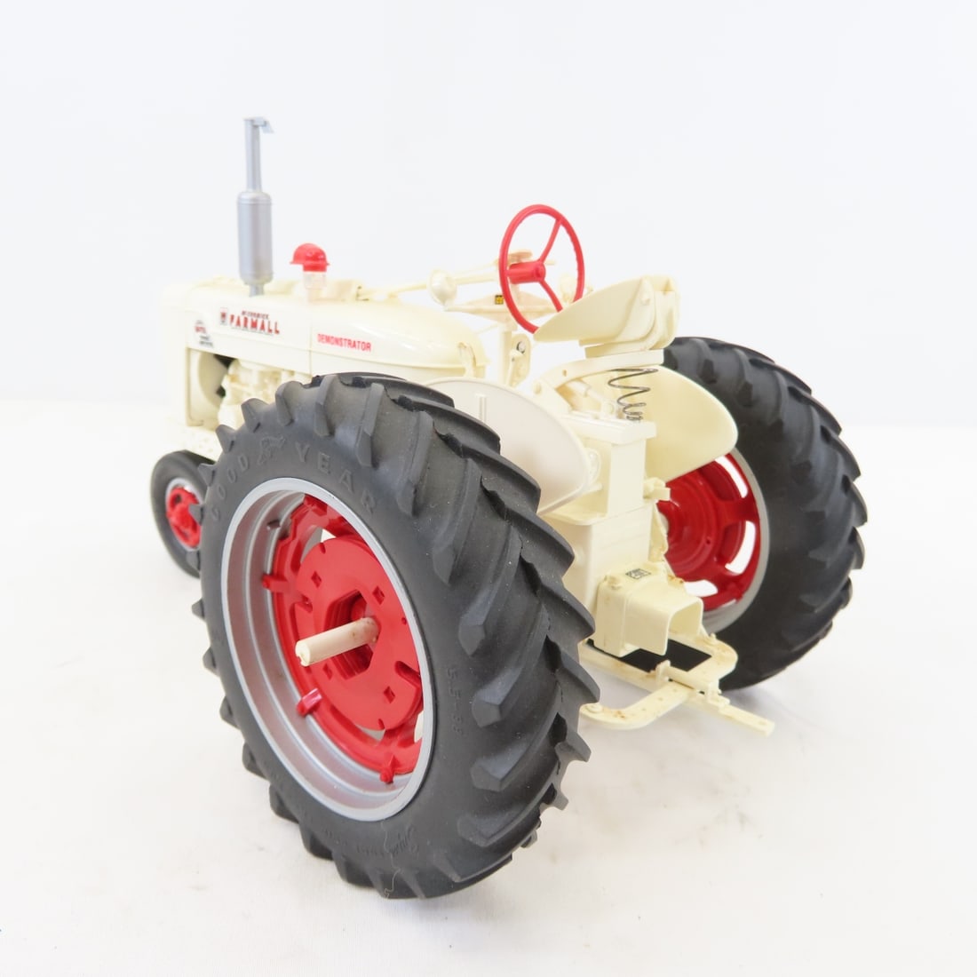 Yoder IH McCormick Farmall M-TA Demonstrator - 3