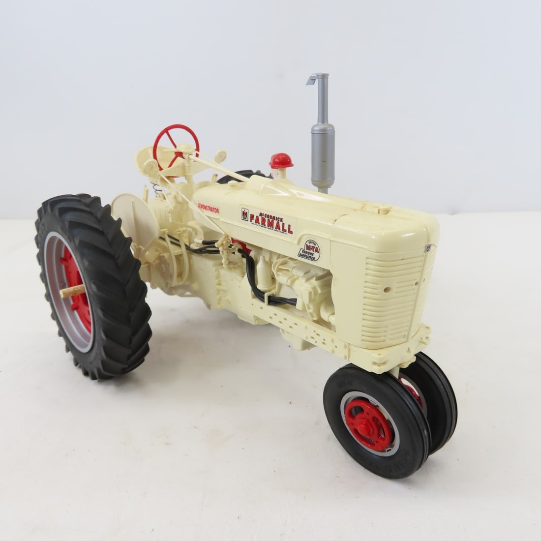 Yoder IH McCormick Farmall M-TA Demonstrator - 7