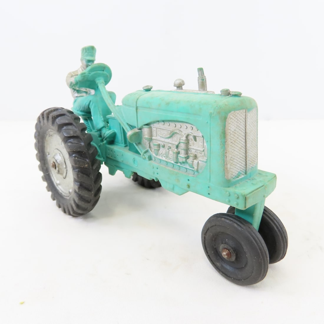 Vintage Auburn Rubber 572 Tractor with driver - 7