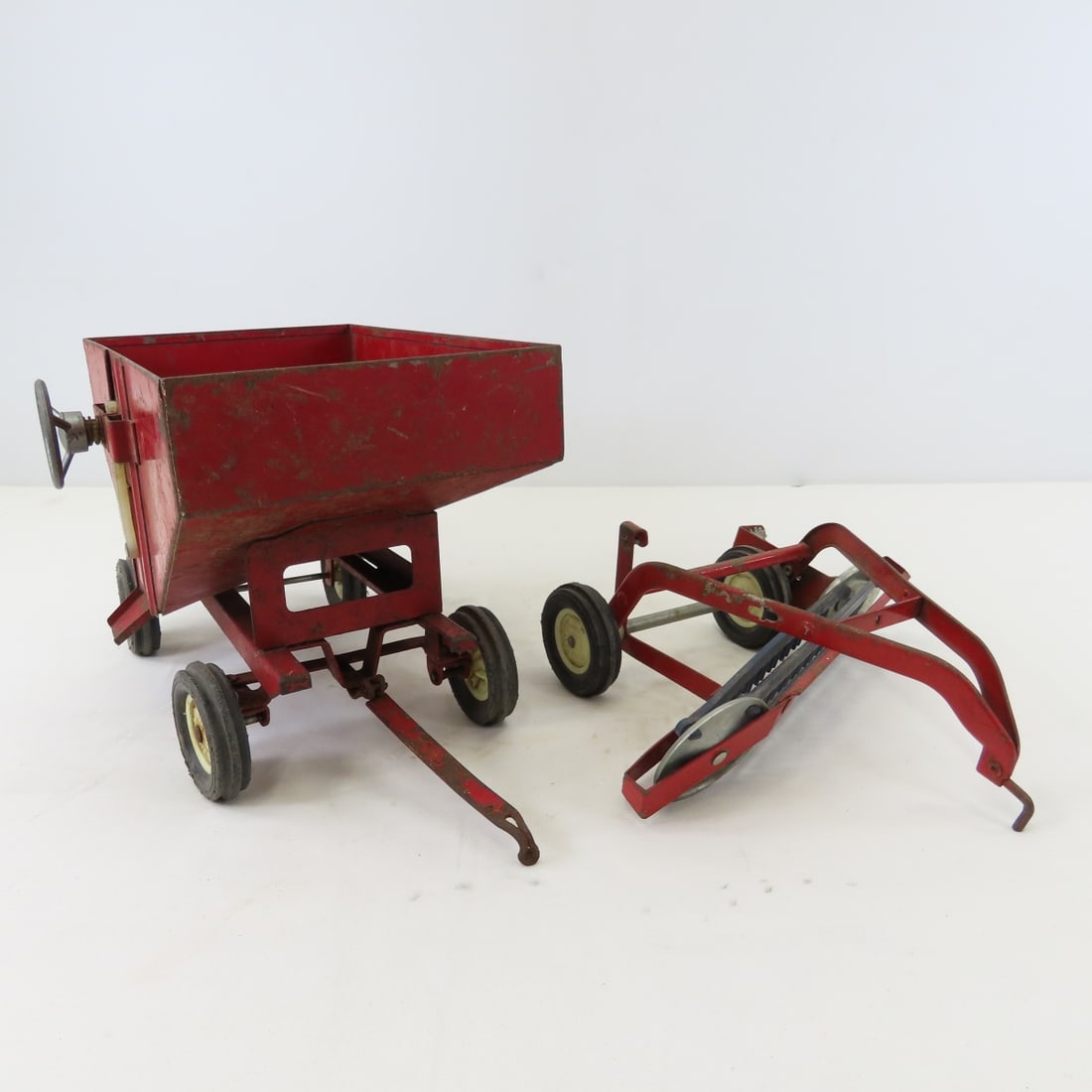 Tru-Scale Hay Rake & Gravity Wagon 1/16 Scale - 7
