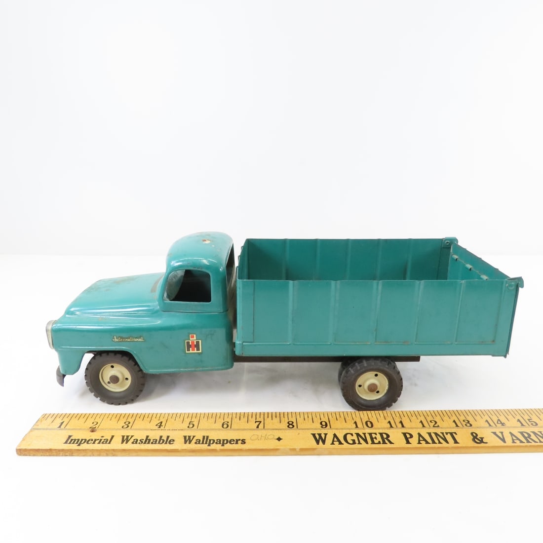 Tru Scale International Harvester Ramp Truck - 2