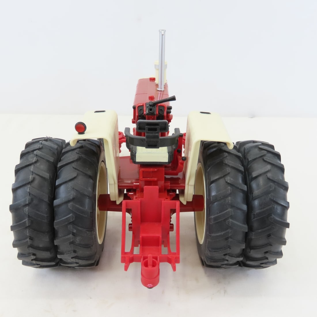 CNH America LLC Farmall 1206 Turbo Tractor w/duals - 4