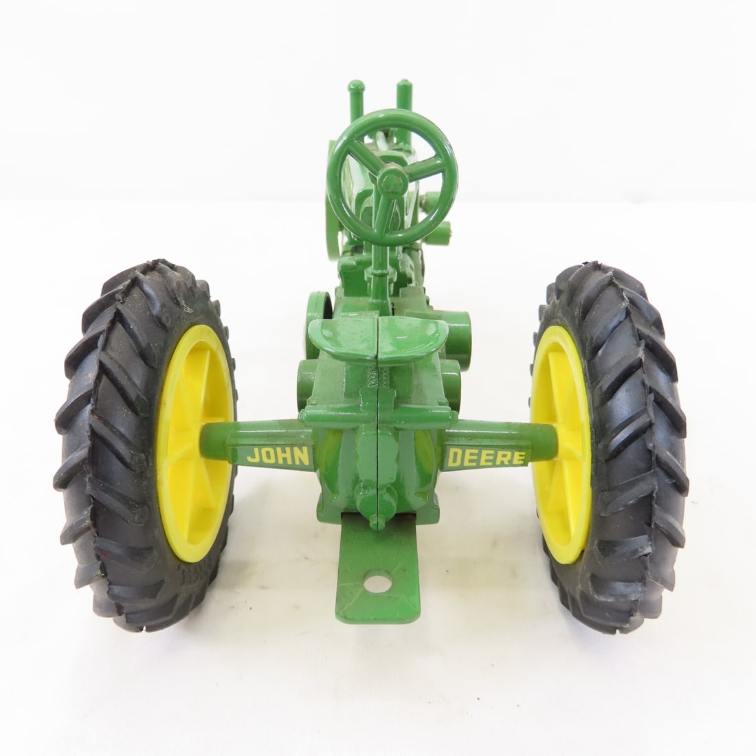 ERTL John Deere Tractor with scratch built saw - 4
