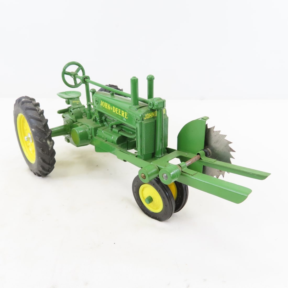 ERTL John Deere Tractor with scratch built saw - 7
