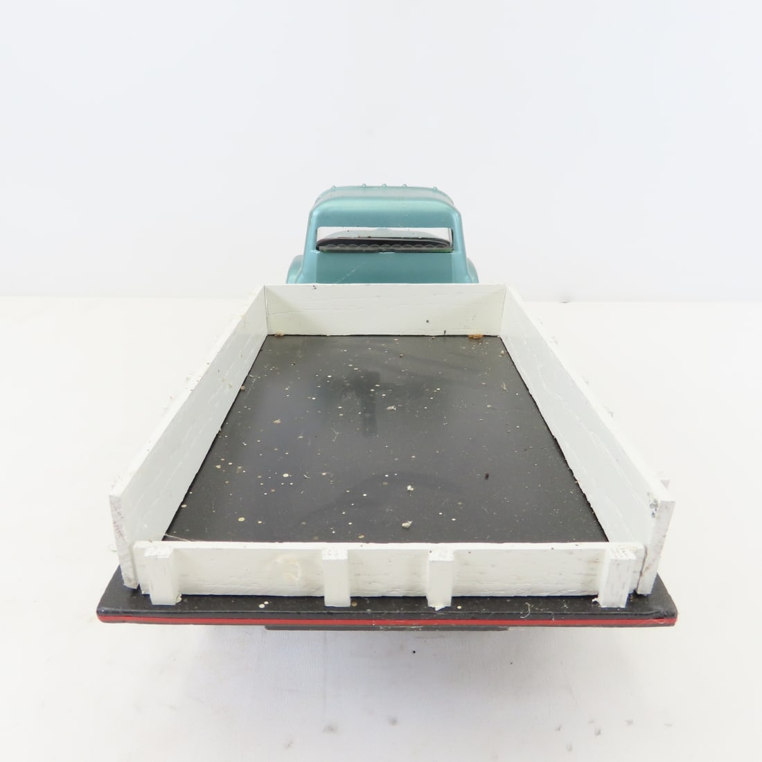 Custom ERTL International Truck with custom bed - 4