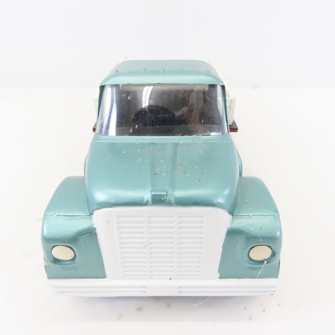 Custom ERTL International Truck with custom bed - 8
