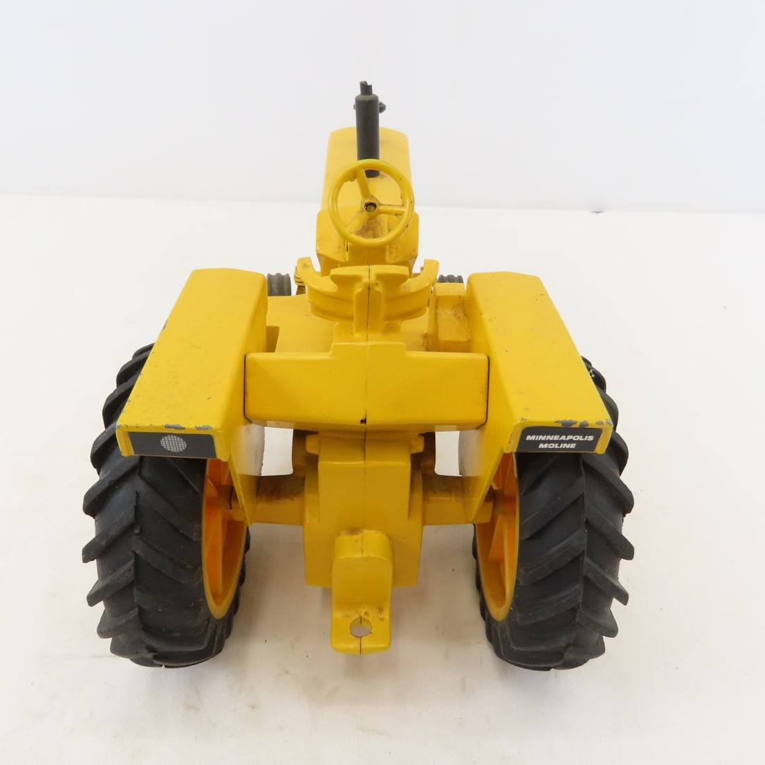 Vintage ERTL Minneapolis Moline G1000 1/16 Tractor - 4
