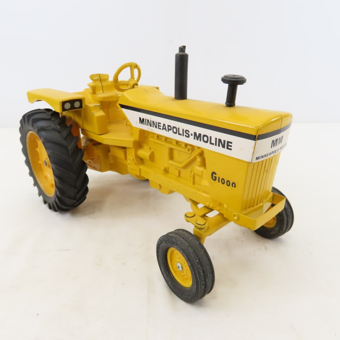 Vintage ERTL Minneapolis Moline G1000 1/16 Tractor - 7