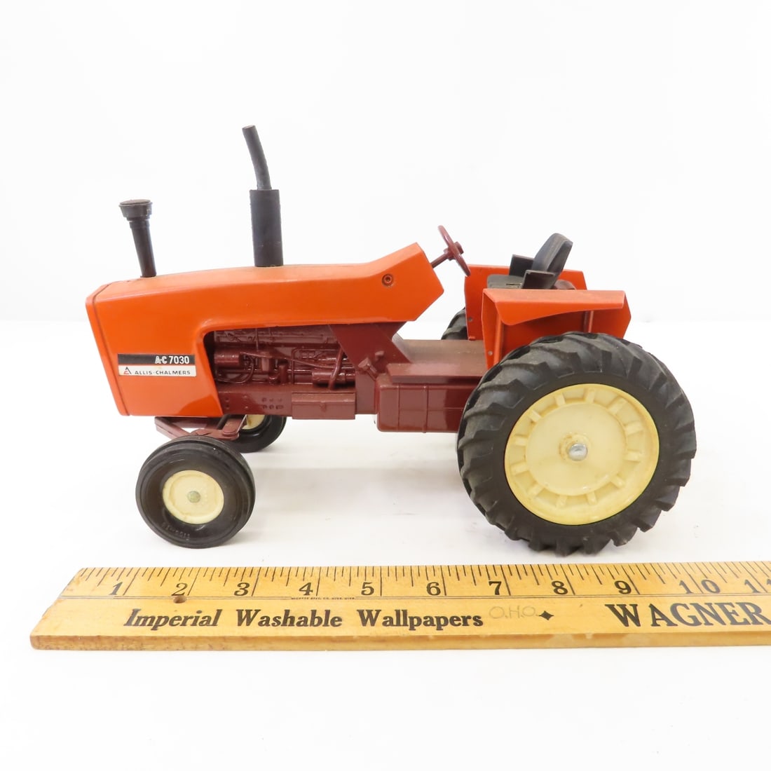 ERTL Allis Chalmers 7030 Brown Belly Tractor 1/16 - 2