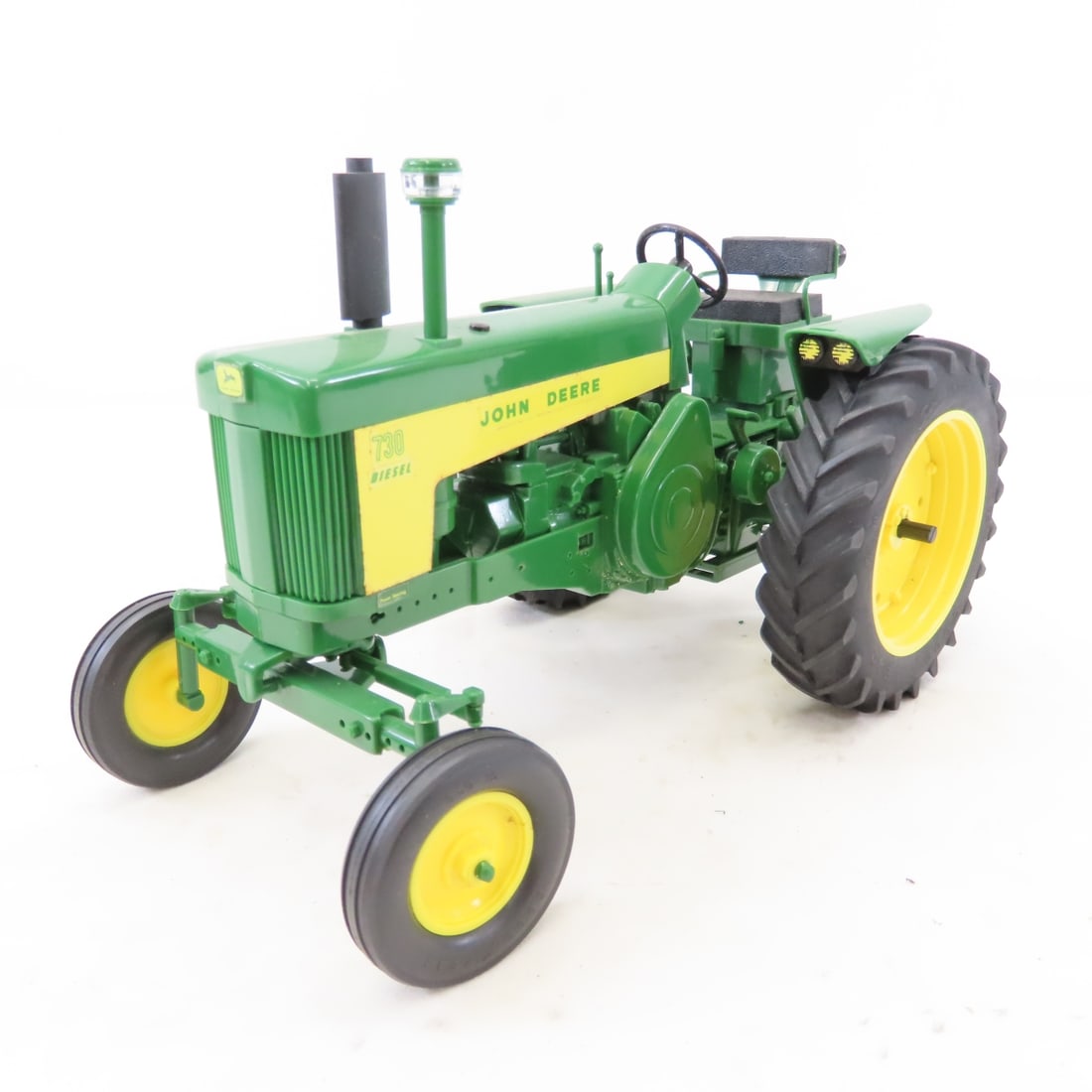Yoder Green 730 Diesel WF Tractor 1988 Lafayette - 2