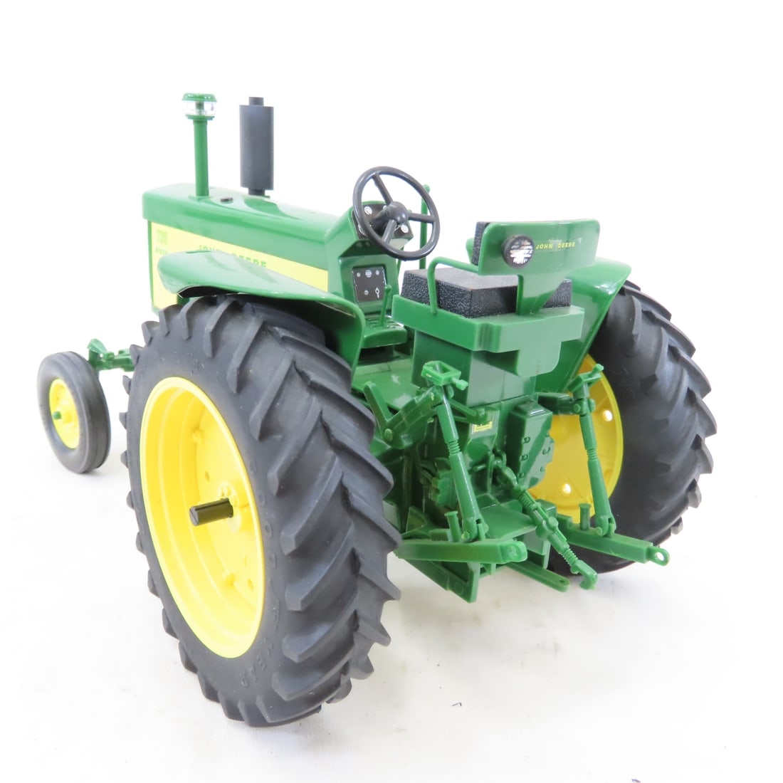 Yoder Green 730 Diesel WF Tractor 1988 Lafayette - 4