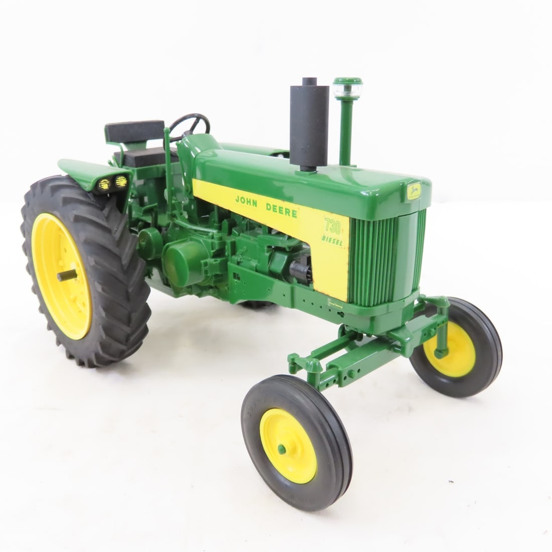 Yoder Green 730 Diesel WF Tractor 1988 Lafayette - 8