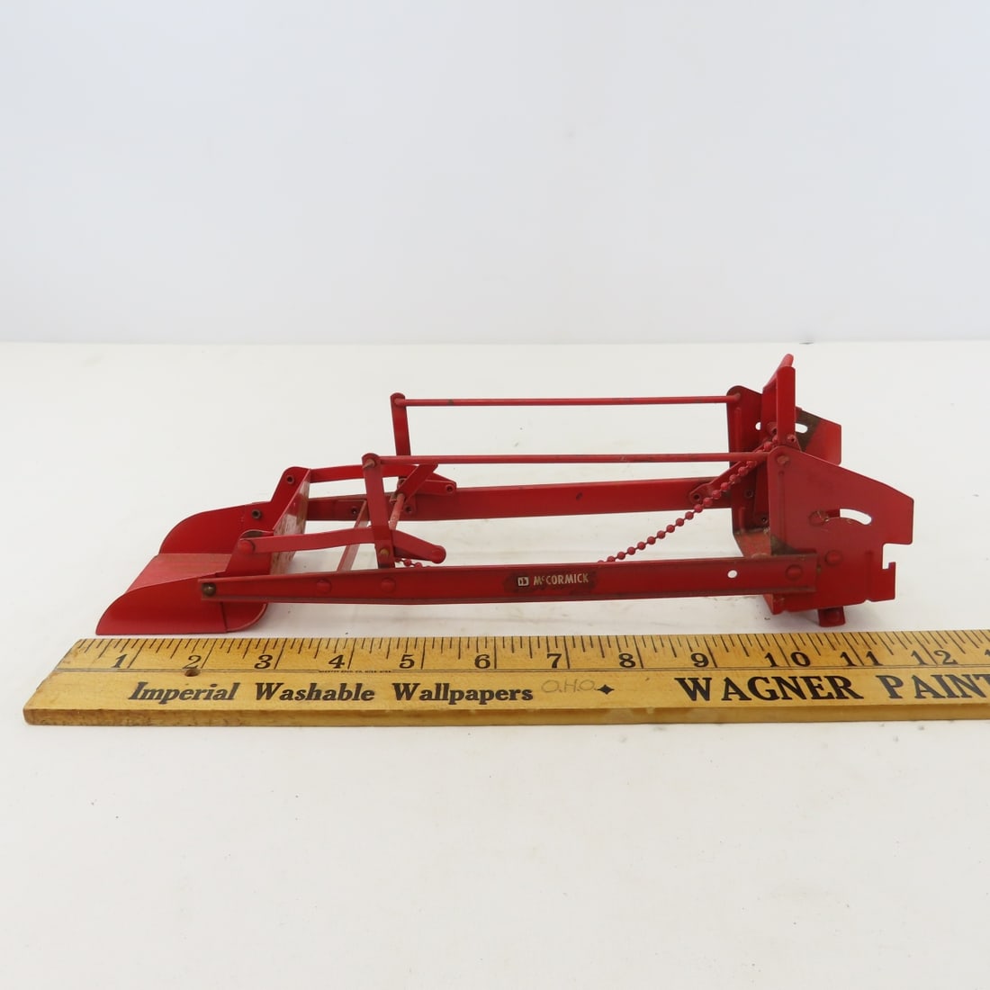 Eska McCormick loader, 2 bottom plow & spreader - 3
