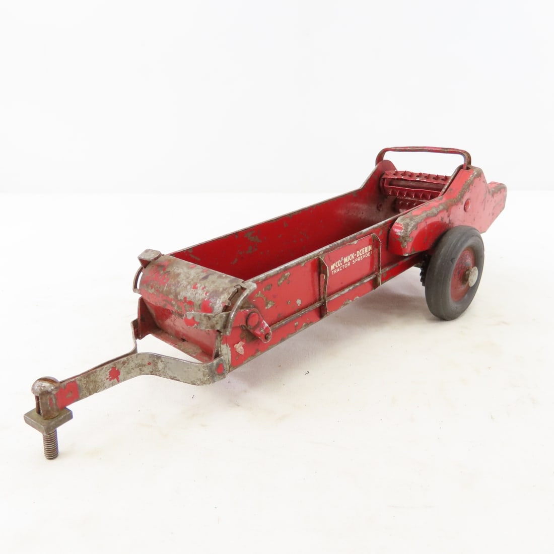 Eska McCormick loader, 2 bottom plow & spreader - 9
