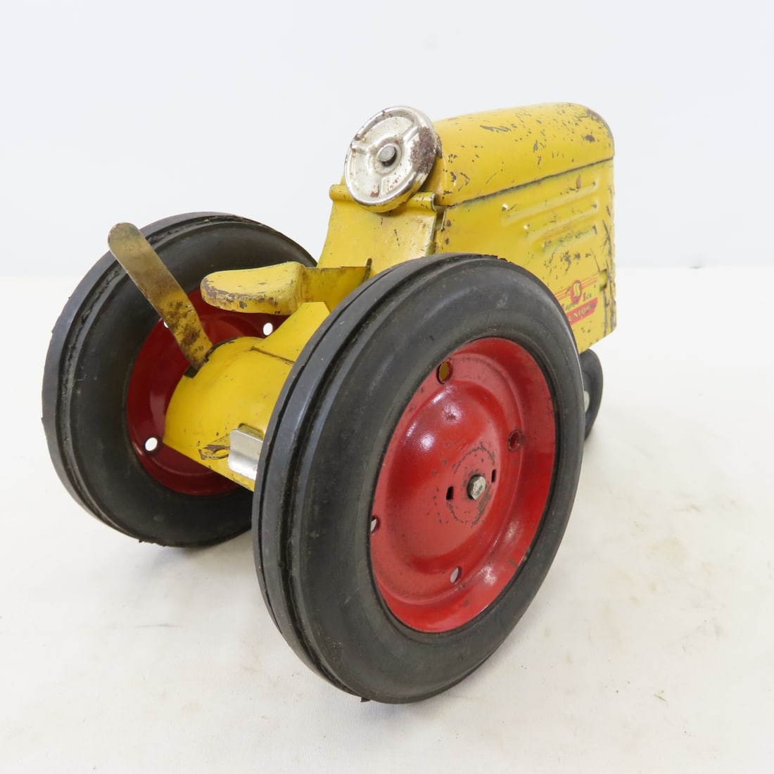 Super Six Junior Tractor, missing loader. - 5