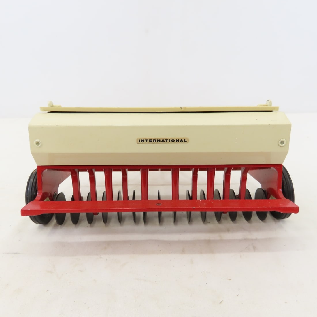 ERTL International Harvester Grain Drill& Hay Rake - 5